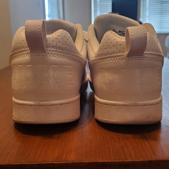 Nike Sneakers - Picture 2 of 3